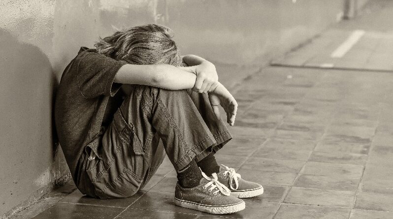 Politiche sociali, disagio giovanile e adulti a rischio marginalità. Da Regione Lombardia 5 milioni di euro