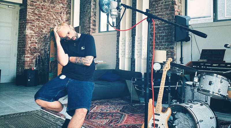 Con l'EP Terapia Giuliano Vozella racconta le fasi di un percorso dalla presa di coscienza all'autovalutazione