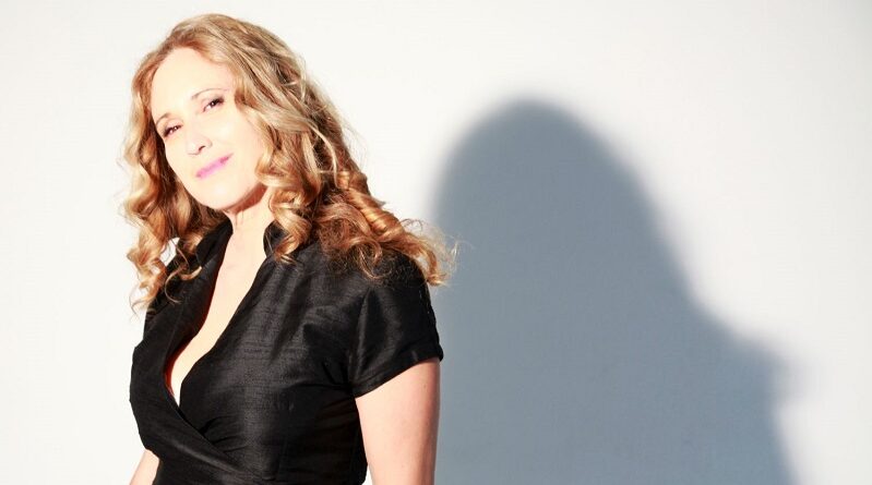 Disponibile in digitale il brano “Avinu Malkeinu” della star internazionale del fischio melodico Elena Somaré