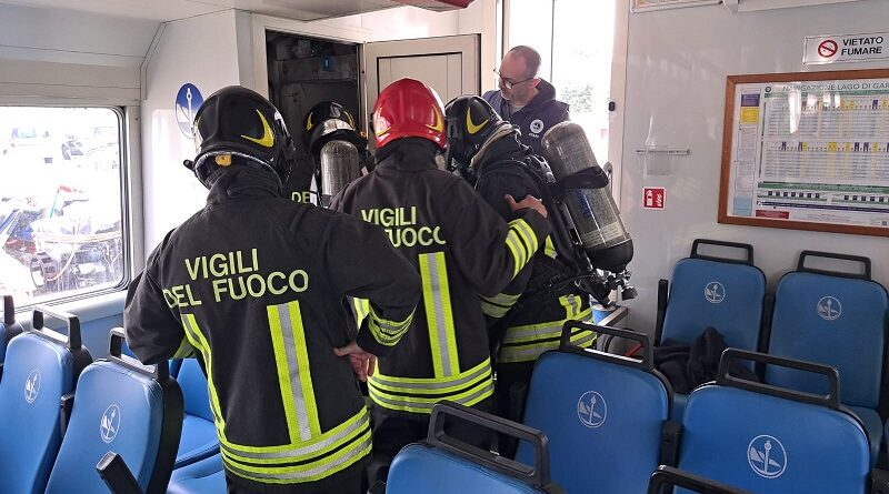 Navigazione Laghi e Comandi Vigili del Fuoco di Brescia e Verona: esercitazioni congiunte